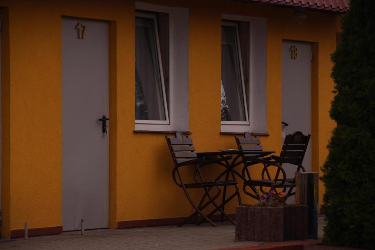 Zajazd Pod Kominkiem - Brzoza Kolo Torunia Kültér fotó